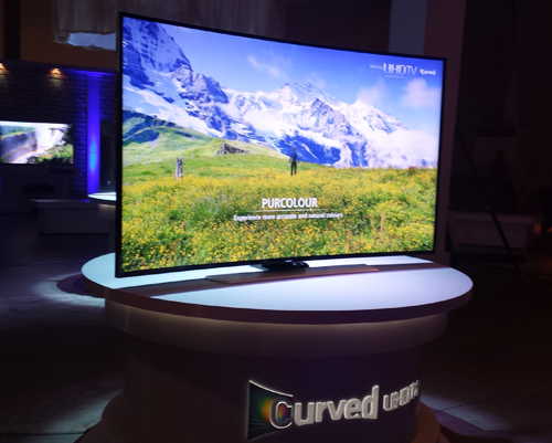 are curved tvs better